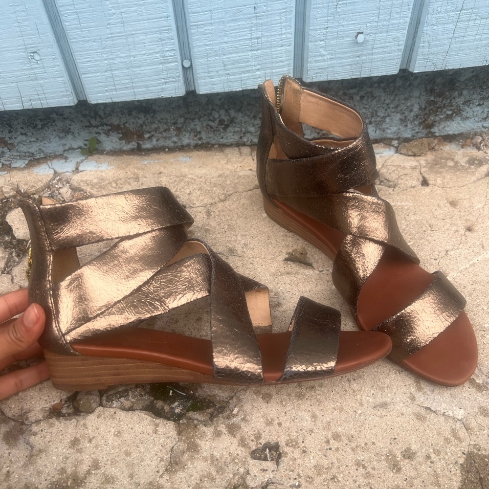 Matt Bernson Bronze Leather Sandals - Picture 2 of 12